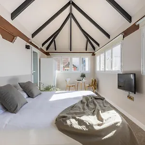 https://suites-fana-recommended-for-adults.1costadelsol.com